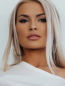 Layna Boo (Model) Age, Biography, Height, Wiki, Weight, Photos, Career