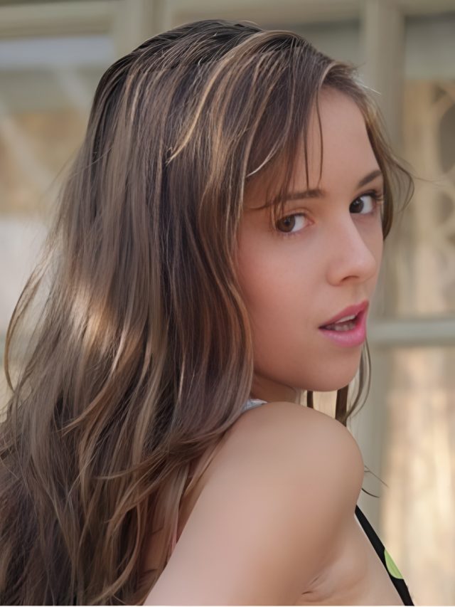 Ella Milano