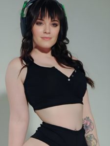 Emily Lynne (Model) Wiki, Age, Height, Weight, Photos, Videos and More