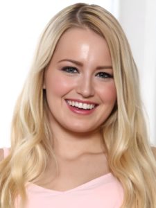 Scarlett Sage (Model) Wiki, Age, Height, Weight, Videos, Photos and More