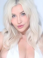 Skye Blue (Model) Wiki, Age, Bio, Photos, Videos, Height, Weight and More